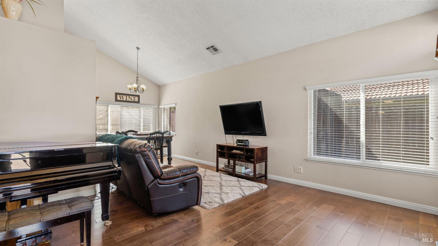 606 Sunnyvale Place Vacaville CA 95687