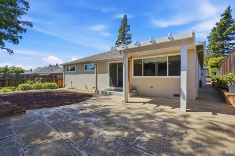 32 Colinda Drive Petaluma CA 94952