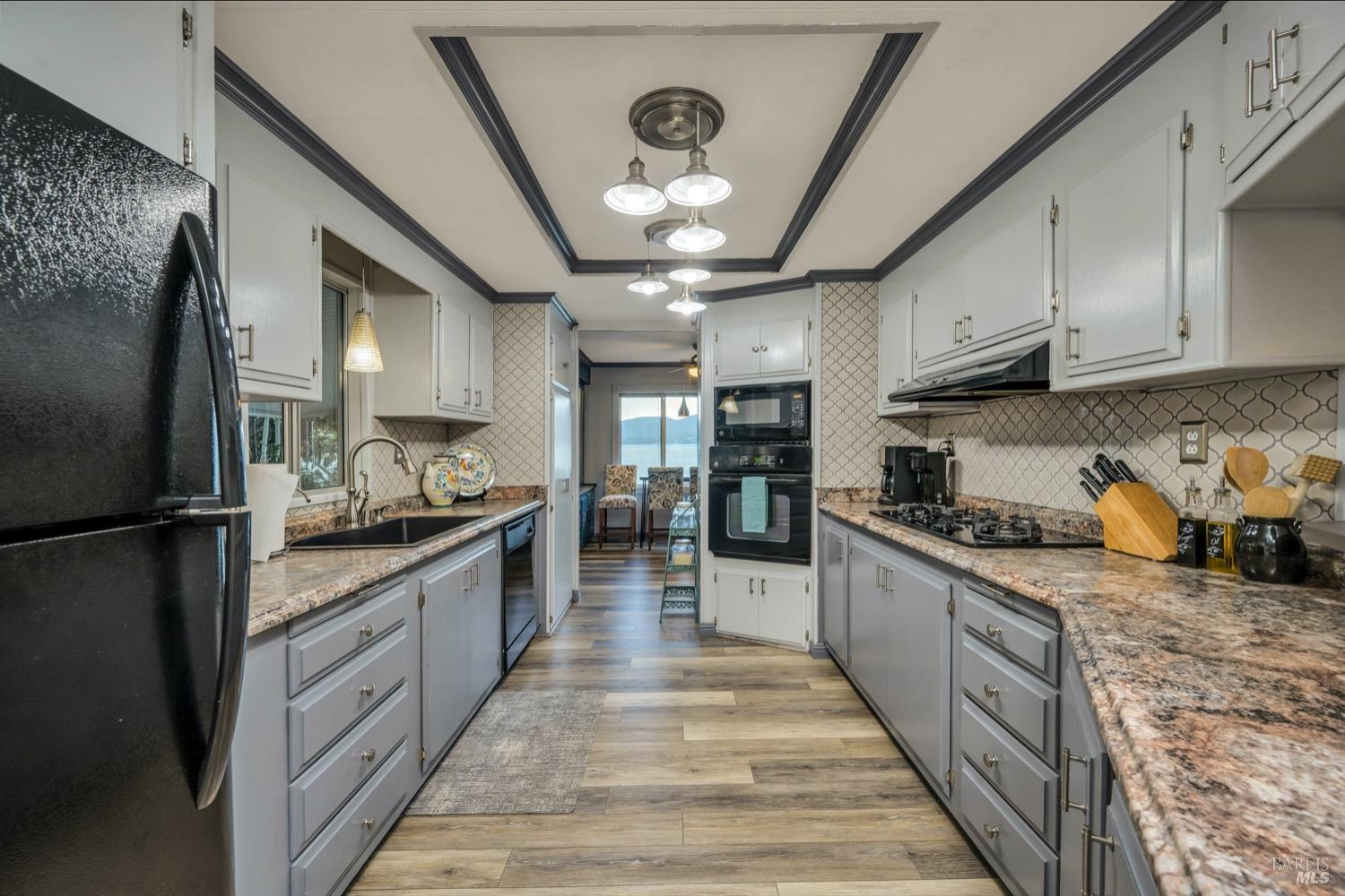 9859 Crestview Drive Clearlake CA 95422