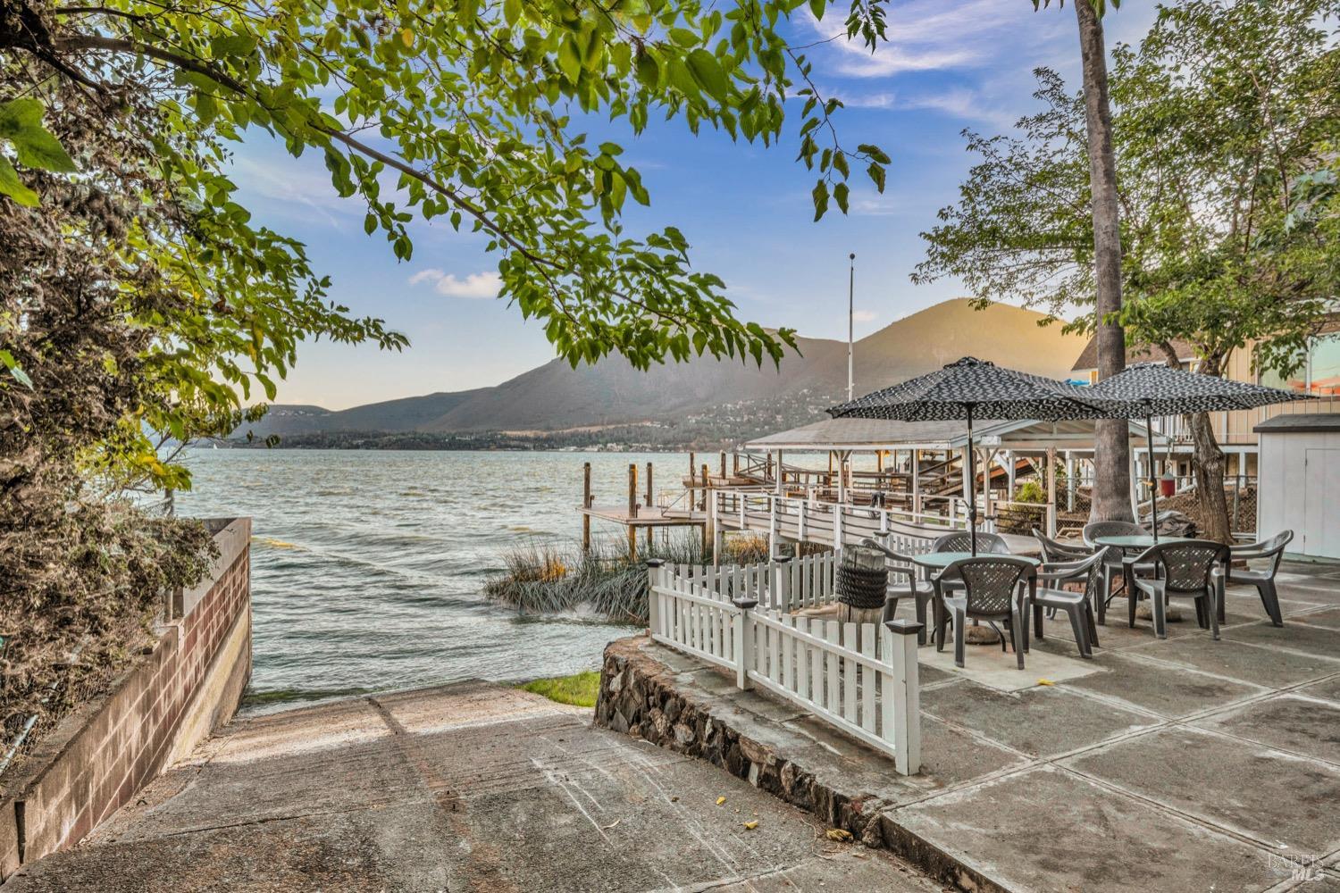 9859 Crestview Drive Clearlake CA 95422
