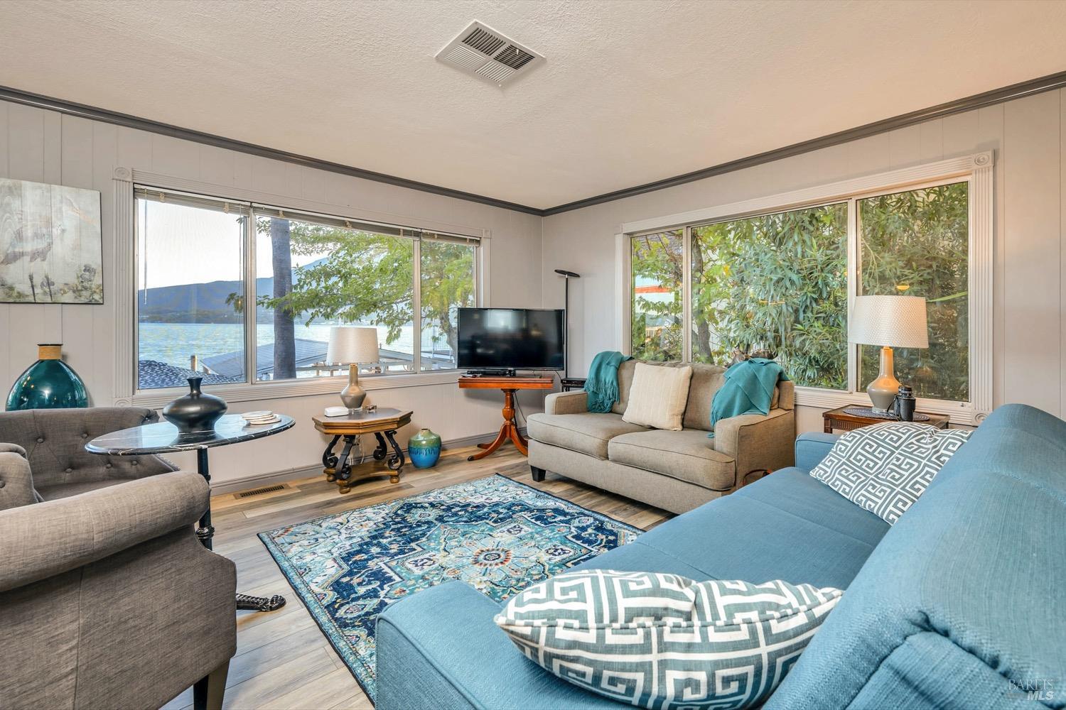 9859 Crestview Drive Clearlake CA 95422