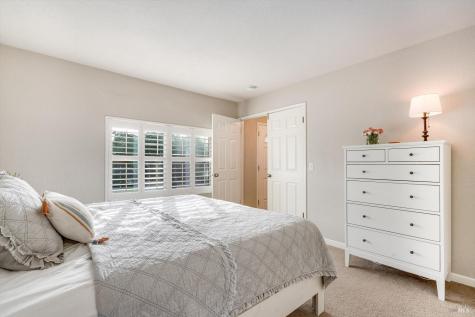 525 Oak Lake Avenue Santa Rosa CA 95409