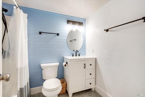 525 Oak Lake Avenue Santa Rosa CA 95409