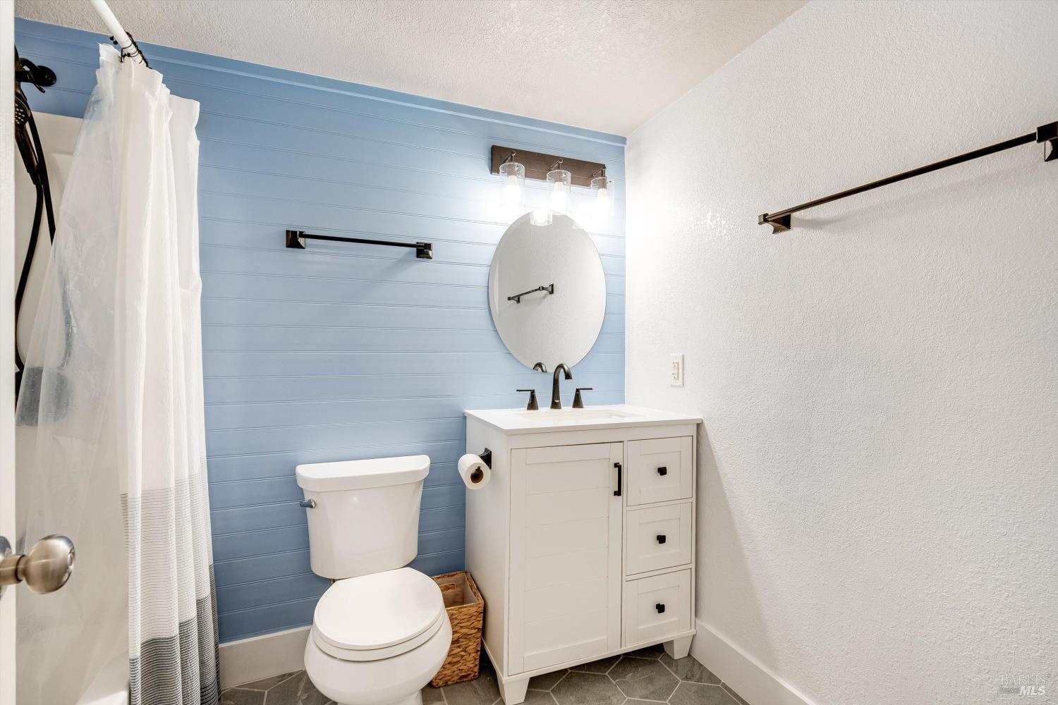 525 Oak Lake Avenue Santa Rosa CA 95409