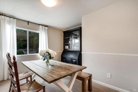 525 Oak Lake Avenue Santa Rosa CA 95409
