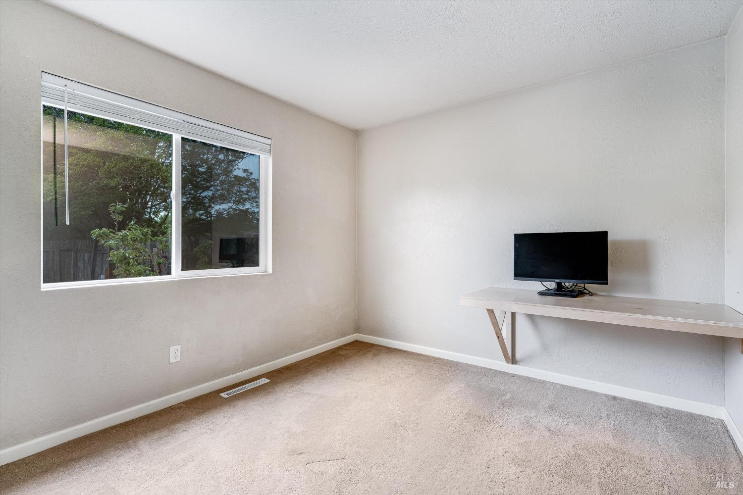 525 Oak Lake Avenue Santa Rosa CA 95409