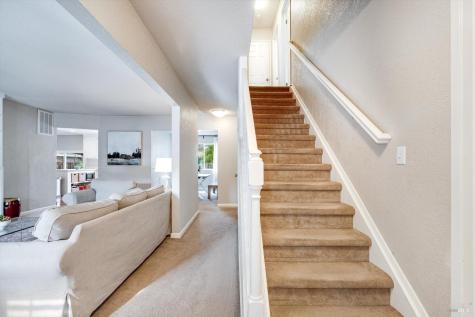 525 Oak Lake Avenue Santa Rosa CA 95409