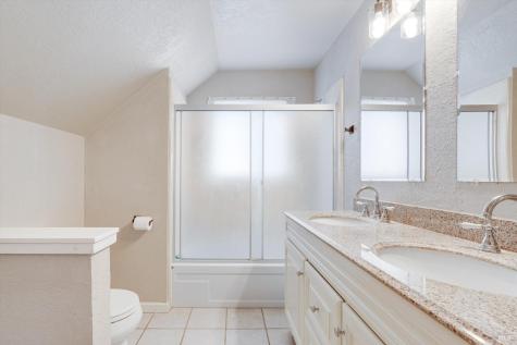 525 Oak Lake Avenue Santa Rosa CA 95409