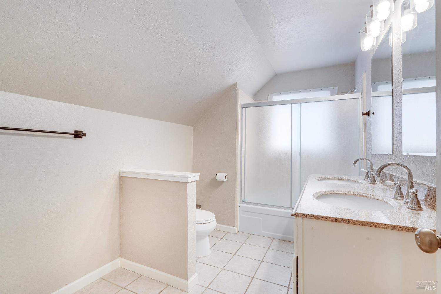 525 Oak Lake Avenue Santa Rosa CA 95409