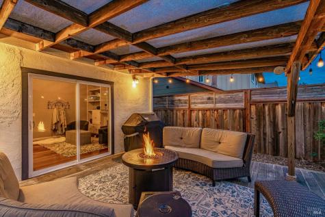 525 Oak Lake Avenue Santa Rosa CA 95409