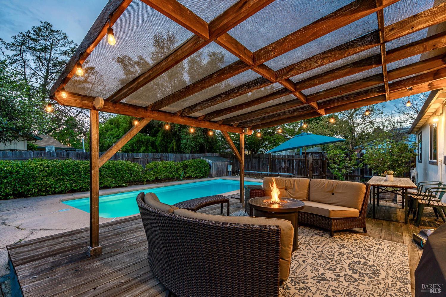 525 Oak Lake Avenue Santa Rosa CA 95409