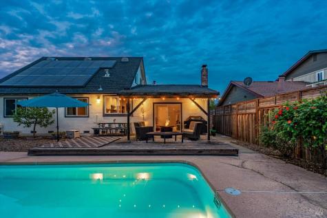 525 Oak Lake Avenue Santa Rosa CA 95409