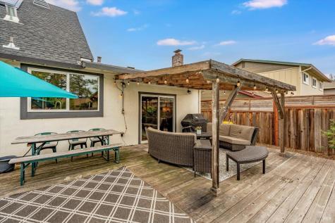 525 Oak Lake Avenue Santa Rosa CA 95409