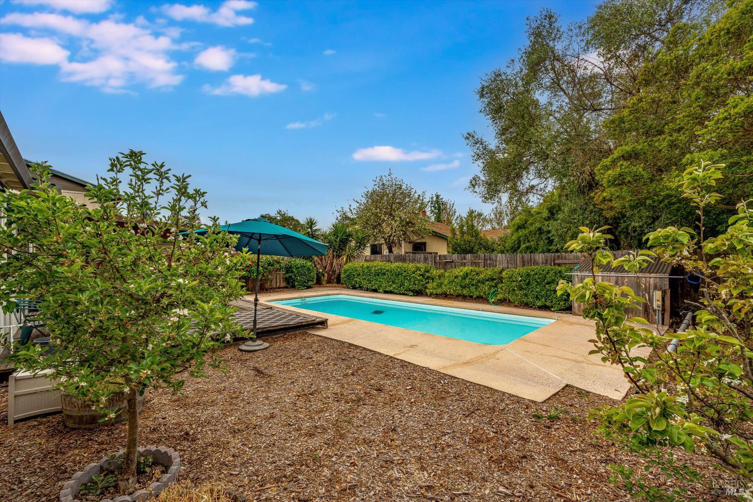 525 Oak Lake Avenue Santa Rosa CA 95409