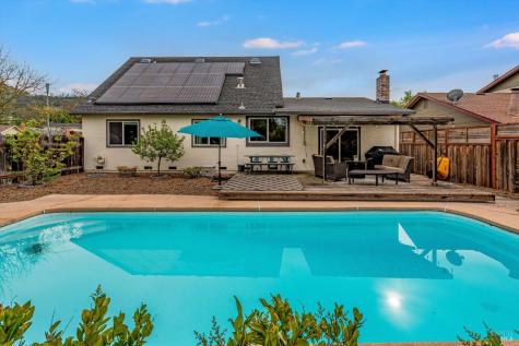 525 Oak Lake Avenue Santa Rosa CA 95409