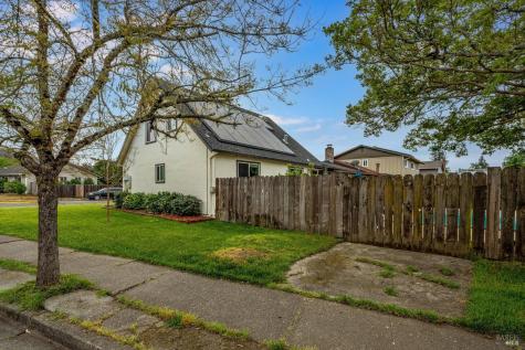 525 Oak Lake Avenue Santa Rosa CA 95409