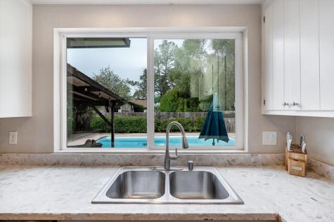 525 Oak Lake Avenue Santa Rosa CA 95409