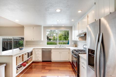 525 Oak Lake Avenue Santa Rosa CA 95409