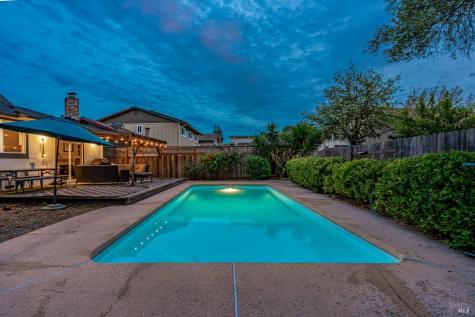 525 Oak Lake Avenue Santa Rosa CA 95409