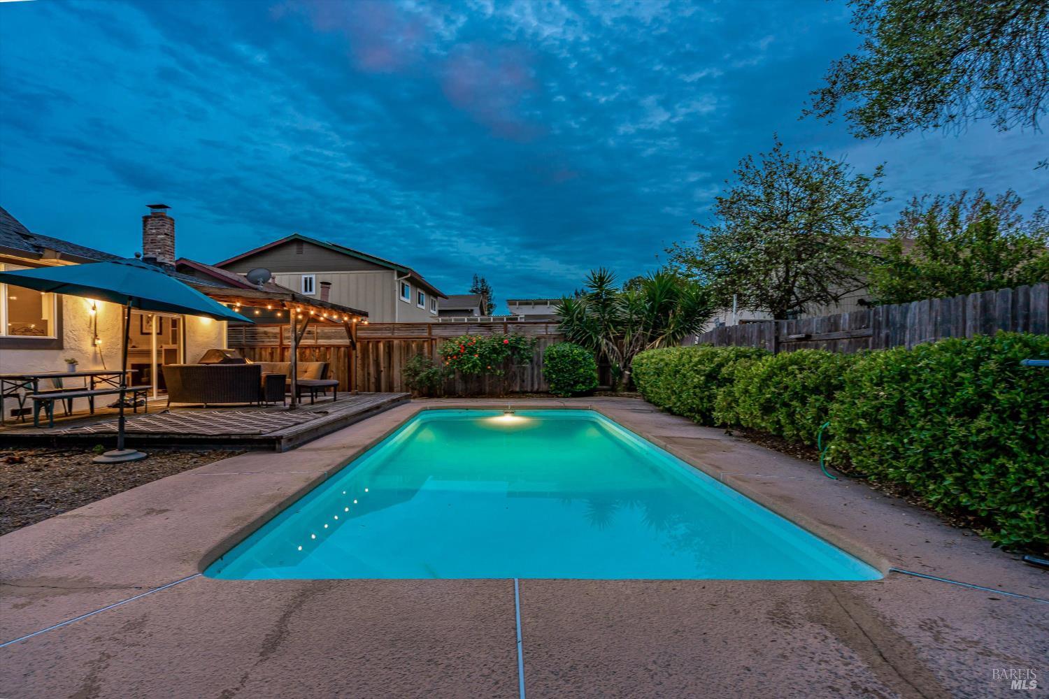 525 Oak Lake Avenue Santa Rosa CA 95409