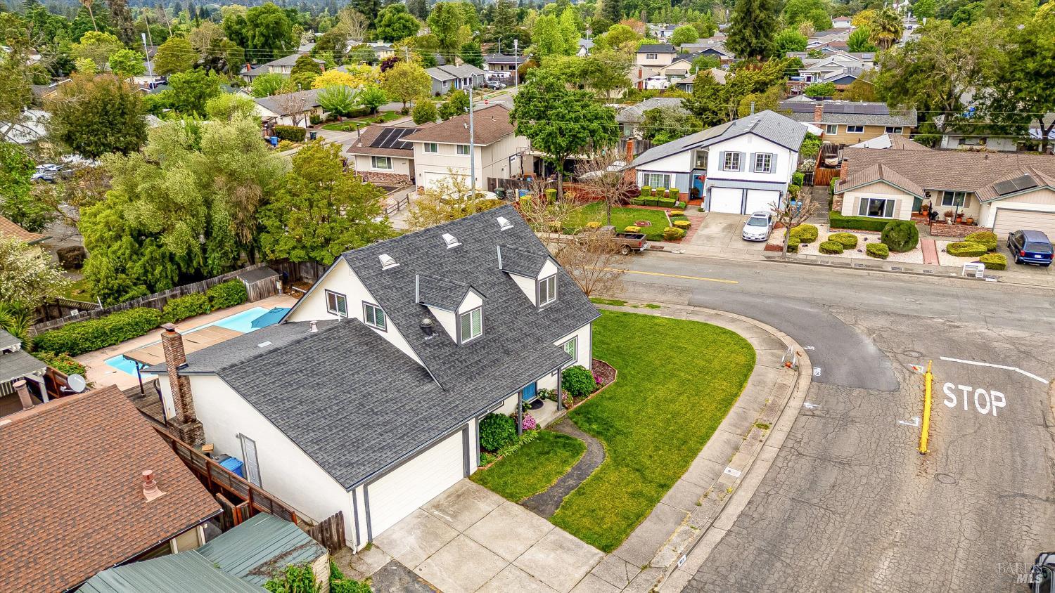 525 Oak Lake Avenue Santa Rosa CA 95409