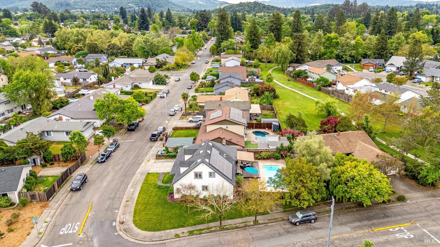 525 Oak Lake Avenue Santa Rosa CA 95409