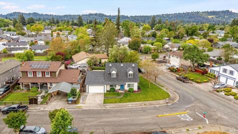 525 Oak Lake Avenue Santa Rosa CA 95409