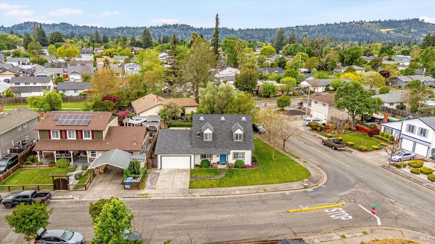 525 Oak Lake Avenue Santa Rosa CA 95409