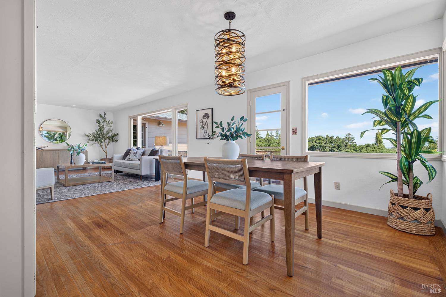 7180 Evan Avenue Sebastopol CA 95472