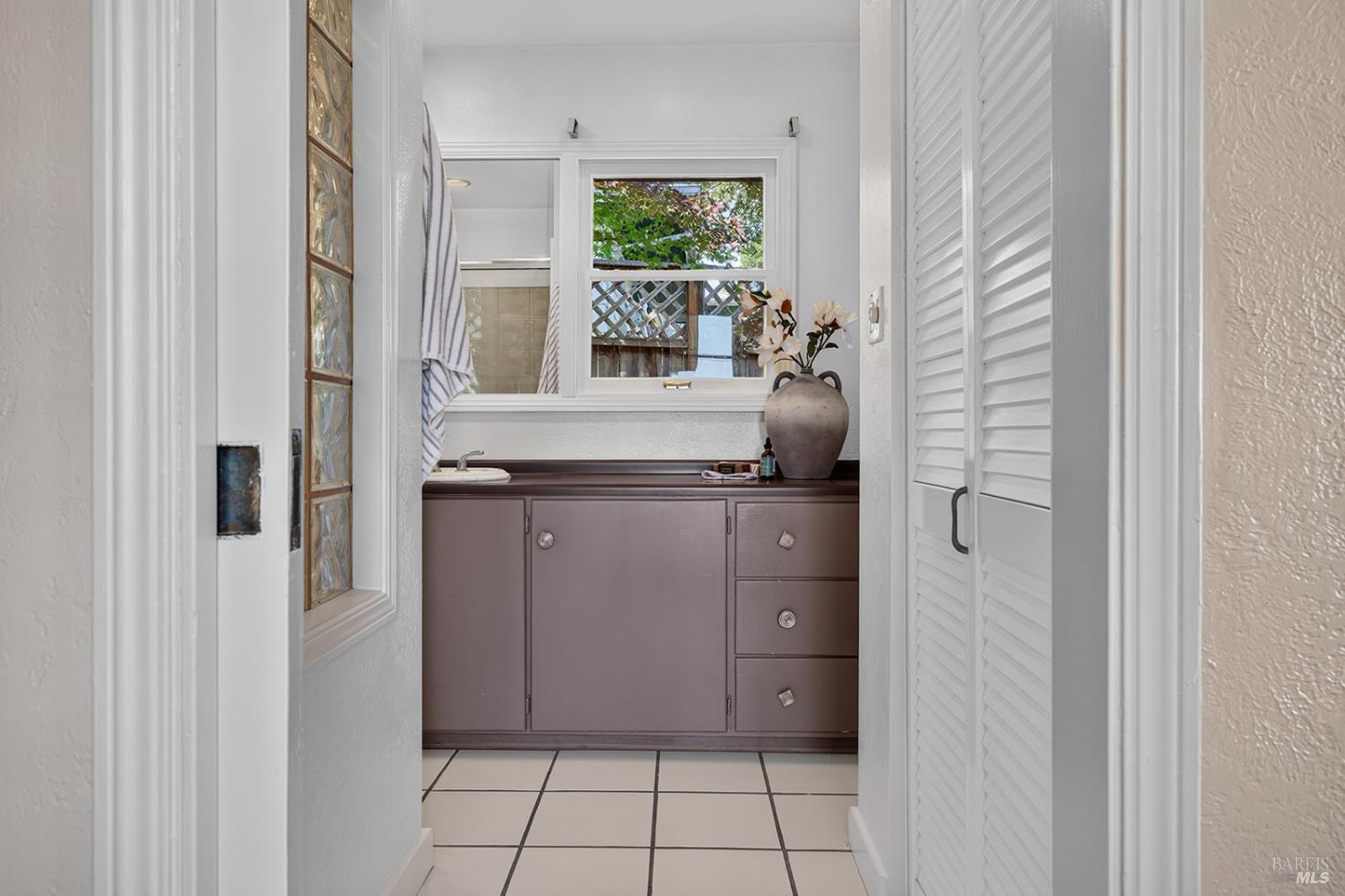 7180 Evan Avenue Sebastopol CA 95472