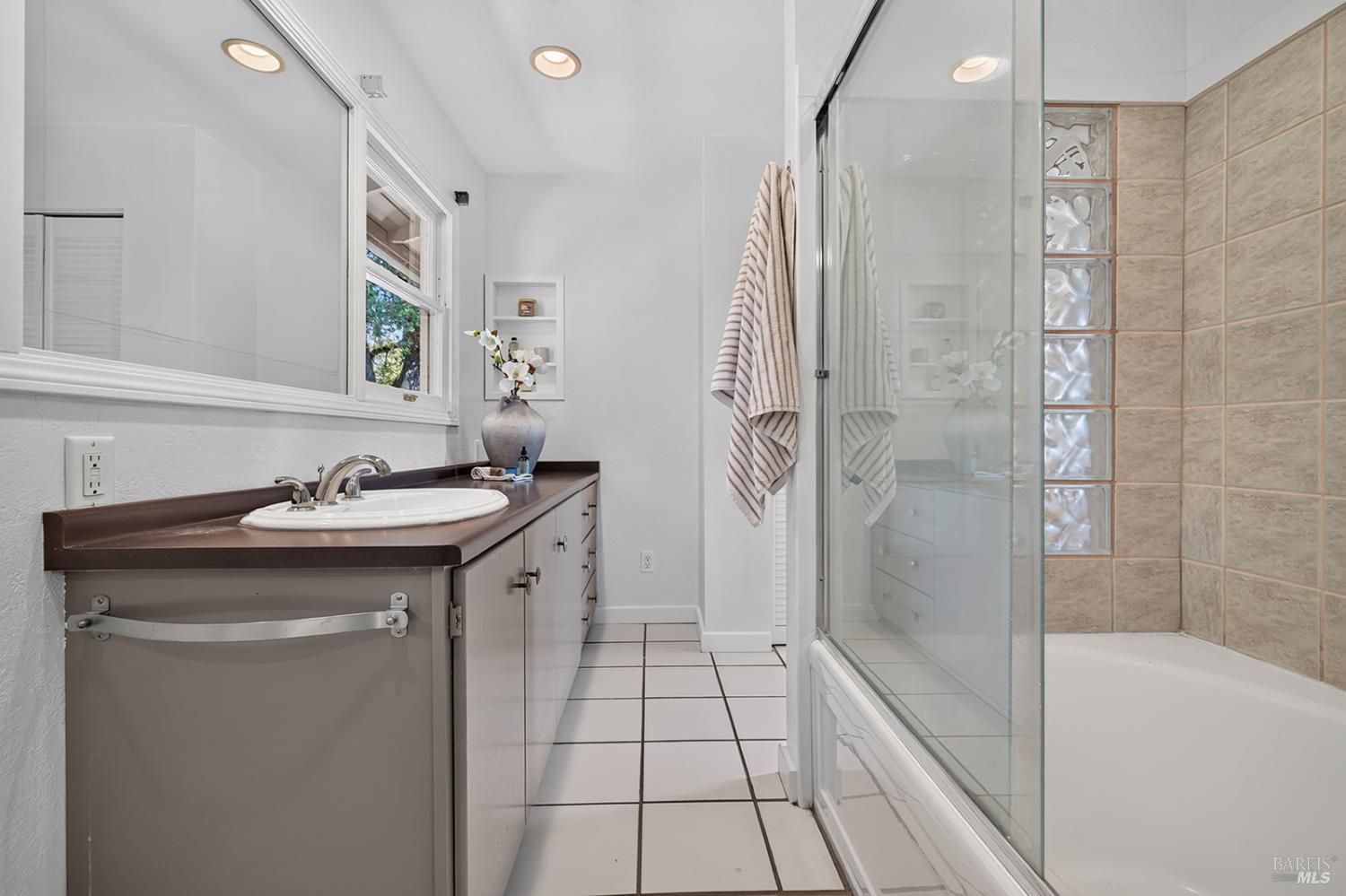 7180 Evan Avenue Sebastopol CA 95472