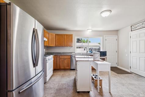 7293 Circle Drive Rohnert Park CA 94928