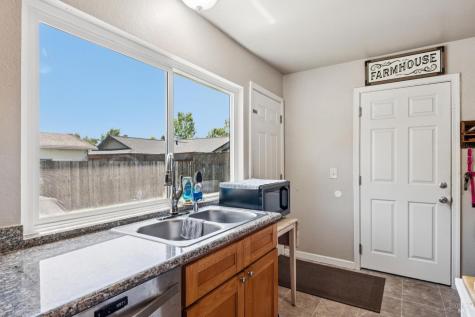 7293 Circle Drive Rohnert Park CA 94928