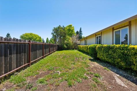 7293 Circle Drive Rohnert Park CA 94928