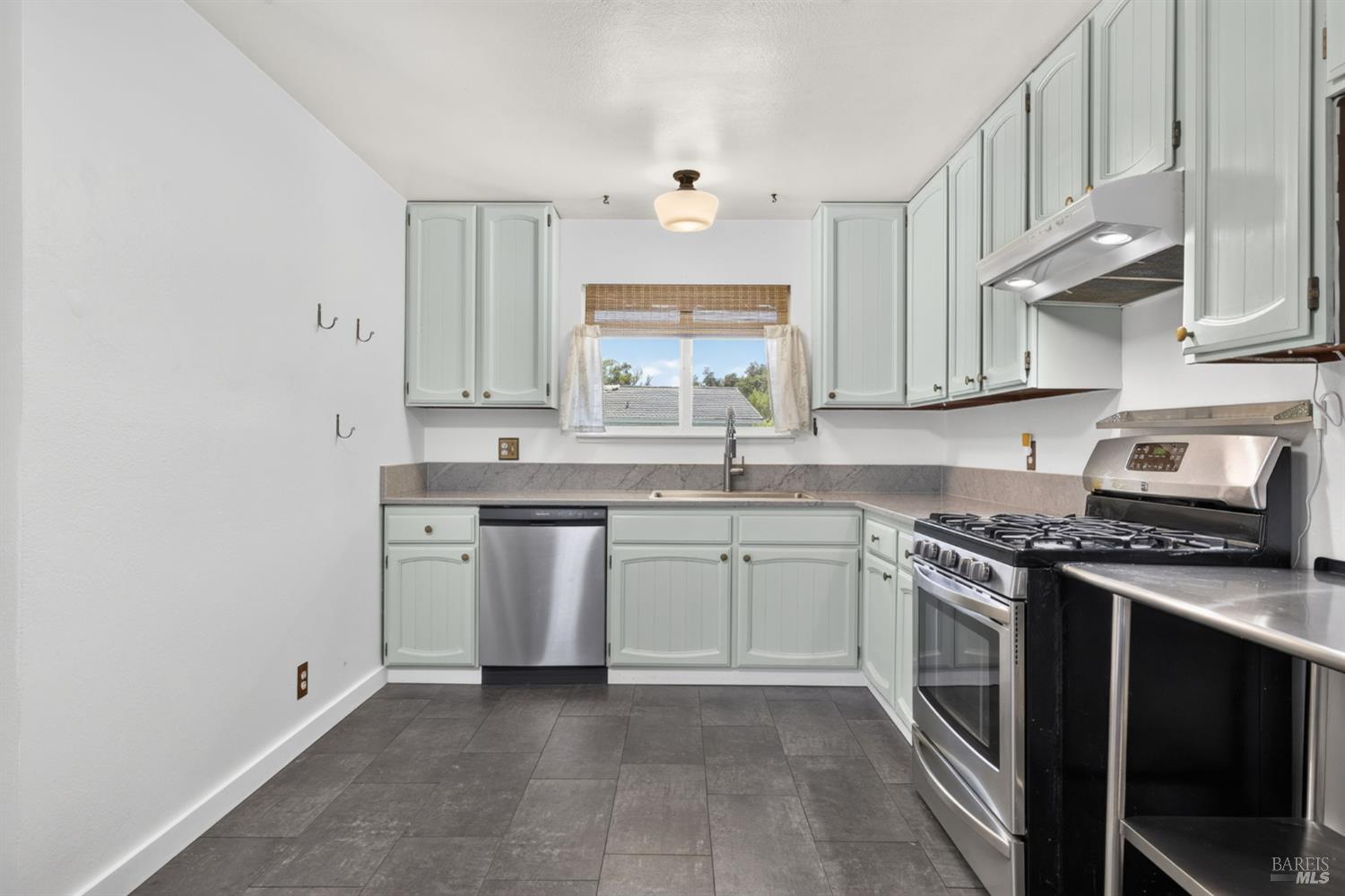 235 N Foothill Boulevard Cloverdale CA 95425