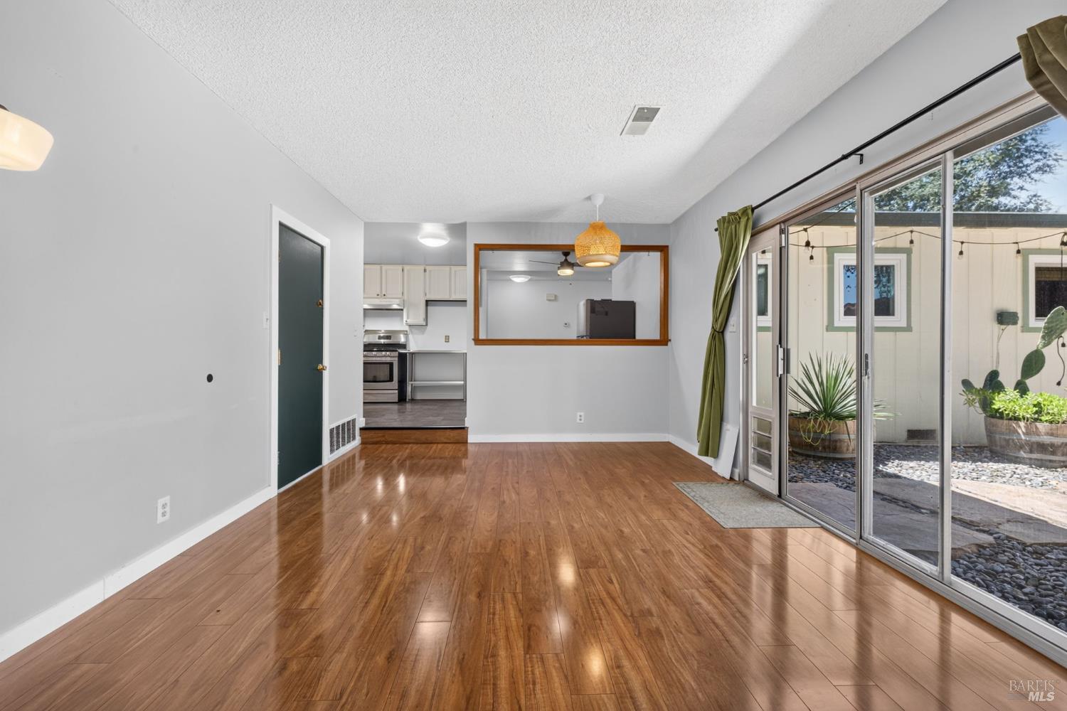 235 N Foothill Boulevard Cloverdale CA 95425
