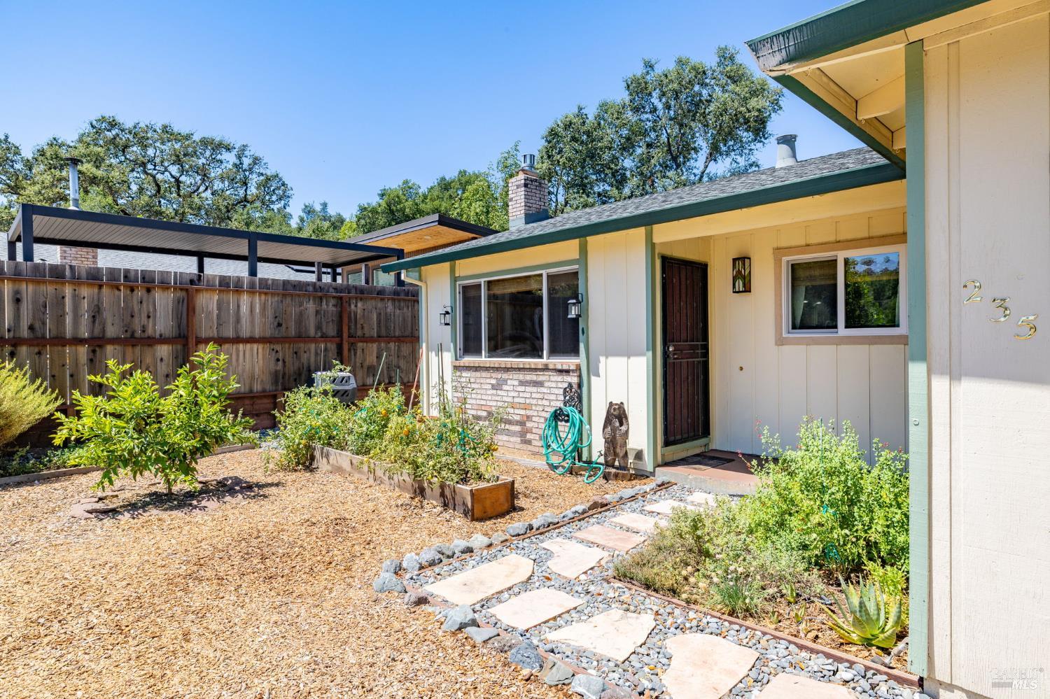235 N Foothill Boulevard Cloverdale CA 95425