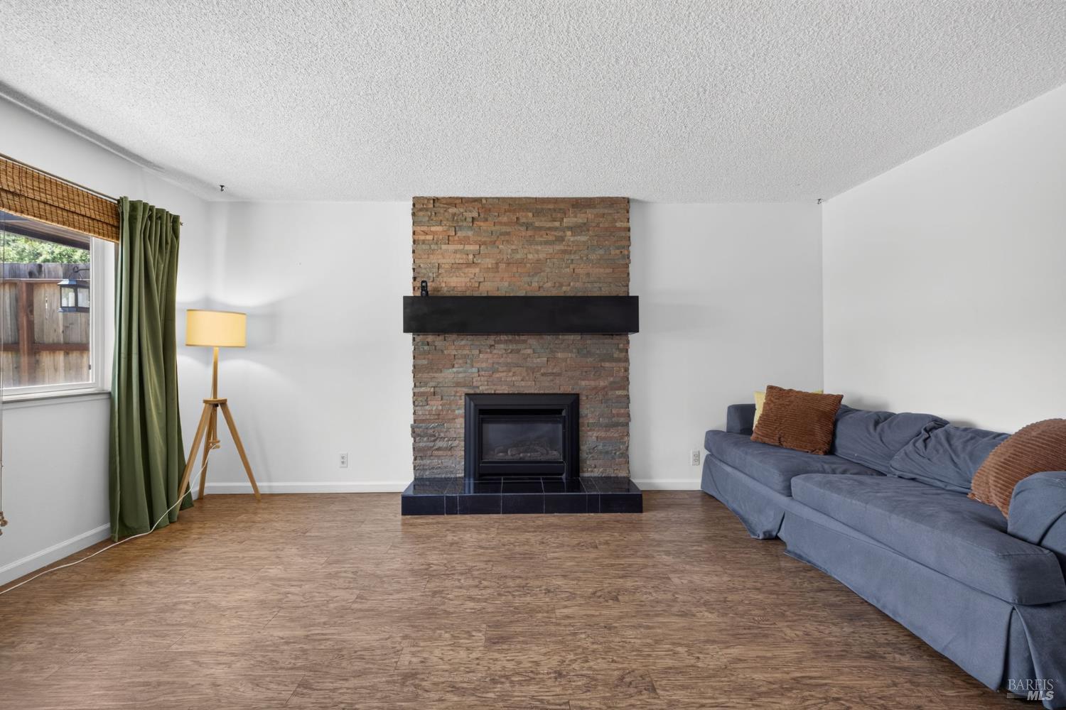 235 N Foothill Boulevard Cloverdale CA 95425