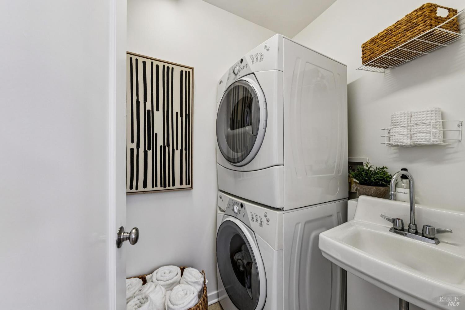 16 Nelson Mill Valley CA 94941