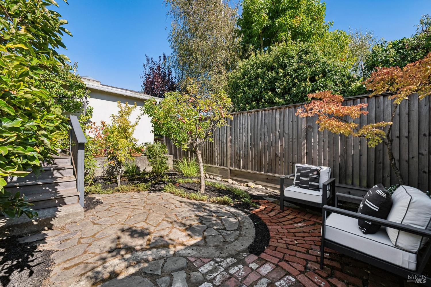 16 Nelson Mill Valley CA 94941