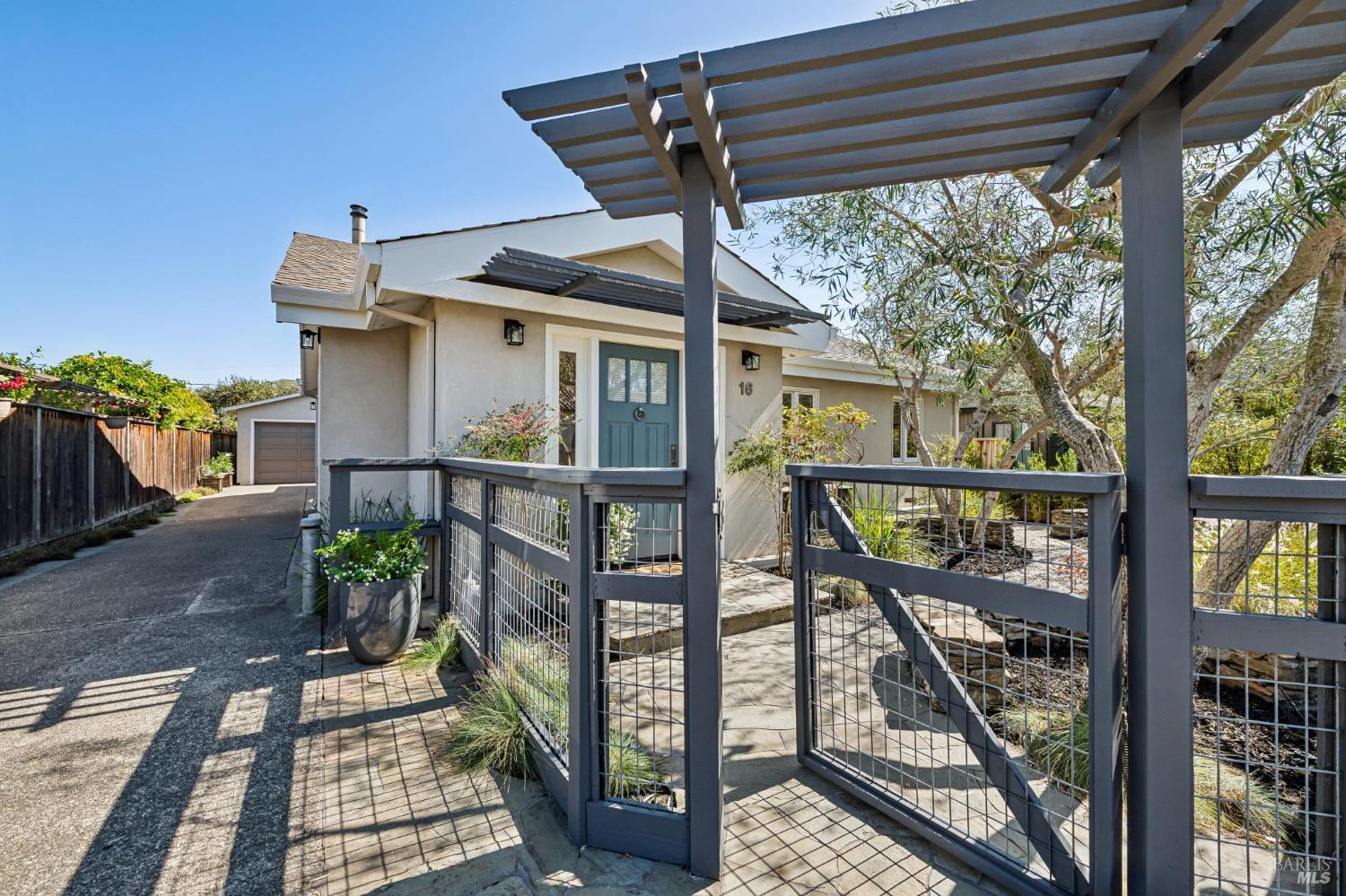16 Nelson Mill Valley CA 94941