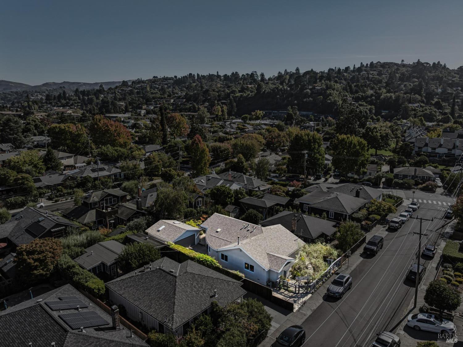 16 Nelson Mill Valley CA 94941
