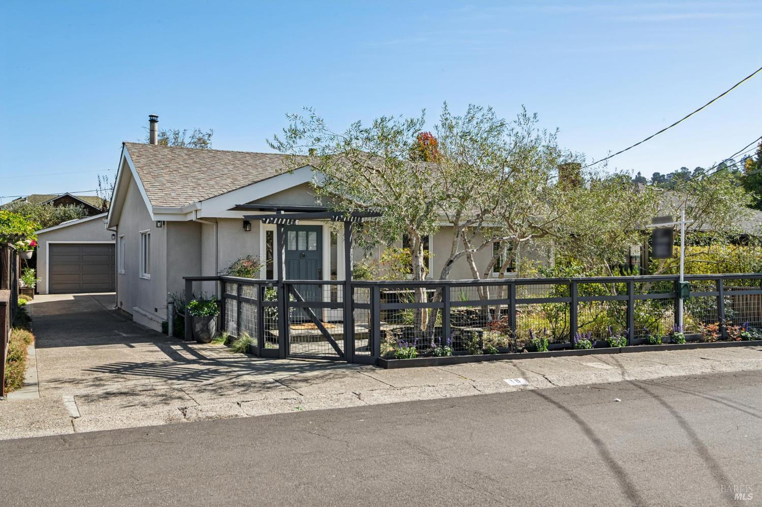 16 Nelson Mill Valley CA 94941