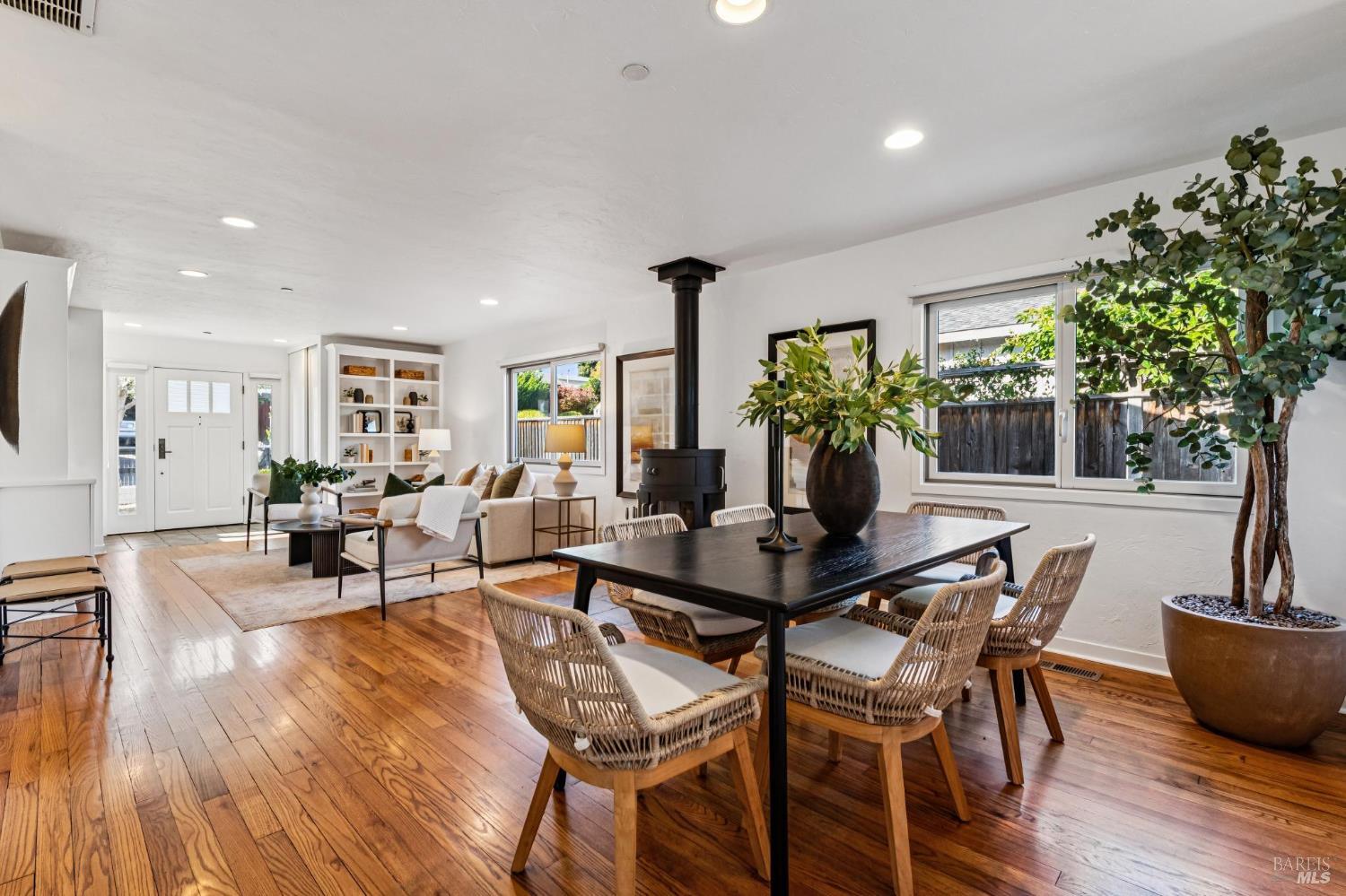 16 Nelson Mill Valley CA 94941