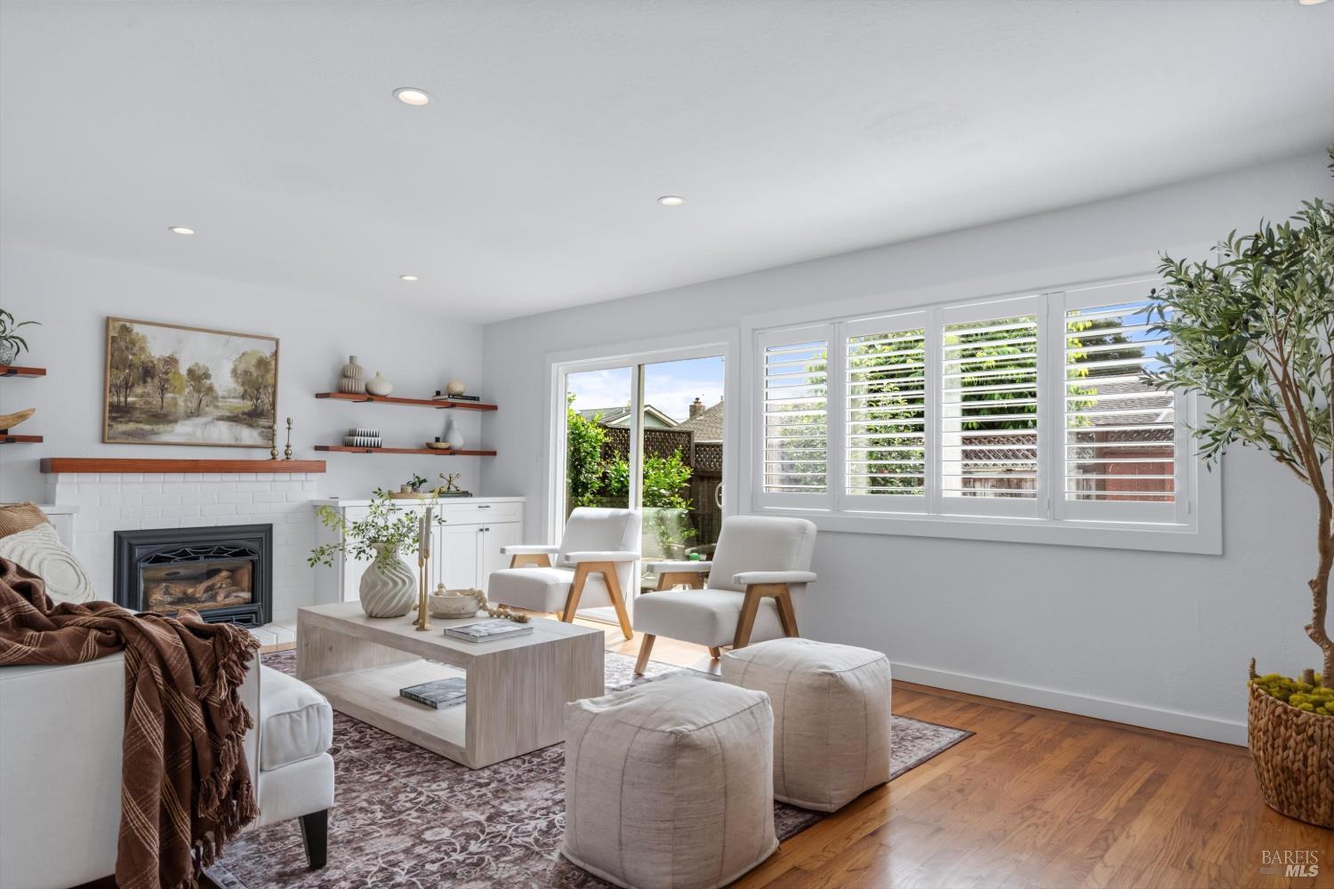 1424 Sierra Drive Petaluma CA 94954