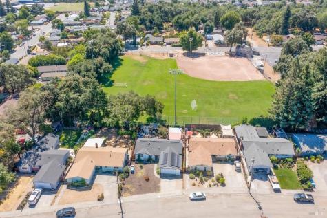517 Antonio Street Cloverdale CA 95425