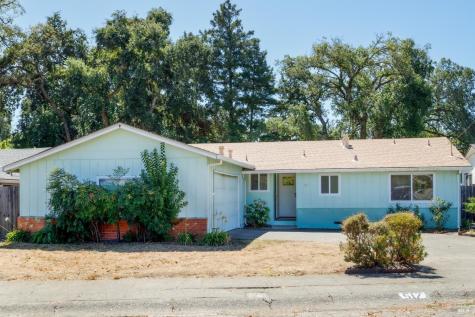 517 Antonio Street Cloverdale CA 95425
