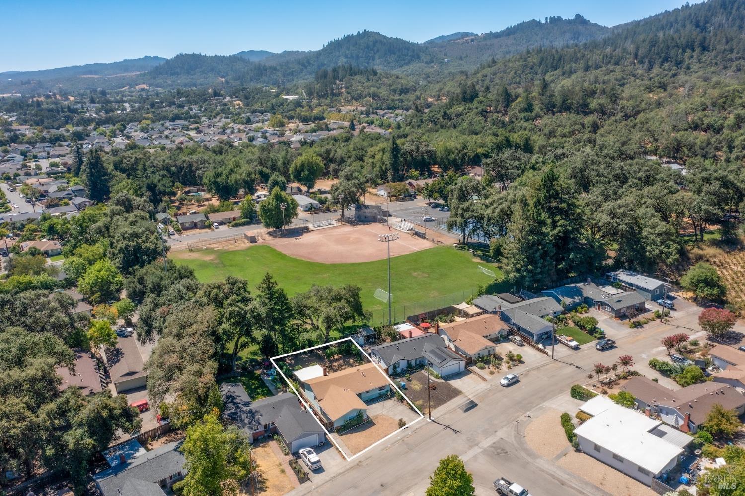 517 Antonio Street Cloverdale CA 95425
