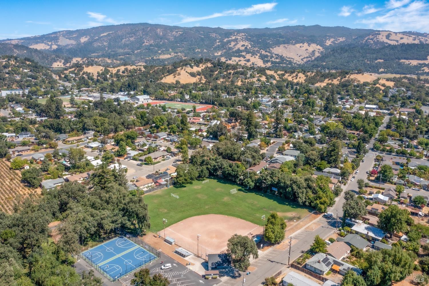 517 Antonio Street Cloverdale CA 95425