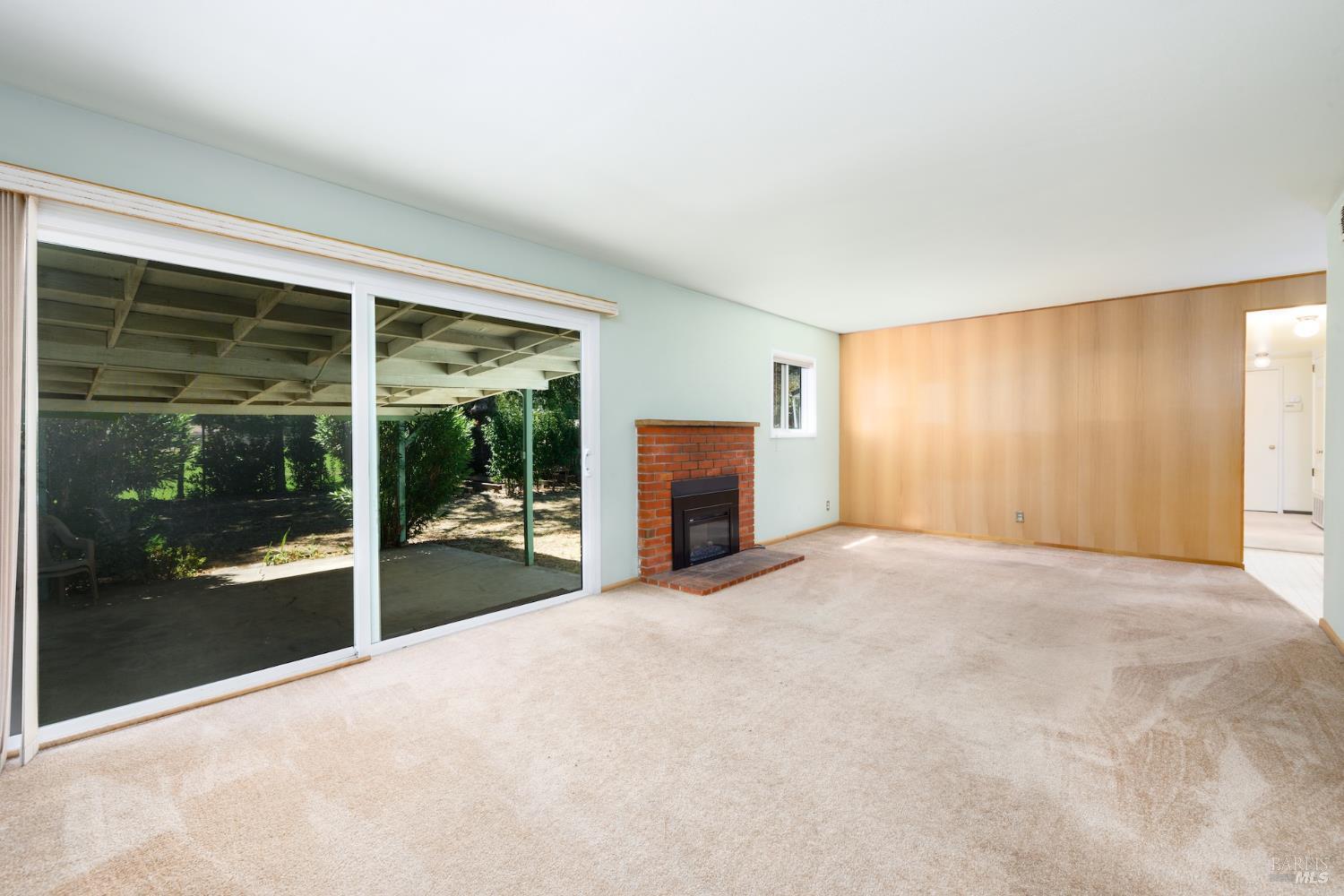 517 Antonio Street Cloverdale CA 95425